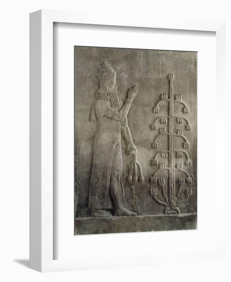 Relief du palais de Sargon II : génie portant un fleur de pavot-null-Framed Giclee Print