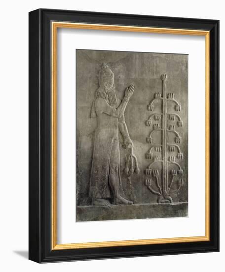 Relief du palais de Sargon II : génie portant un fleur de pavot-null-Framed Giclee Print