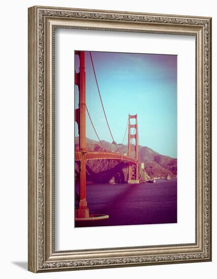 Retro Golden Gate-Sonja Quintero-Framed Photographic Print