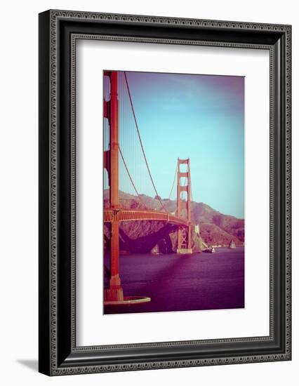 Retro Golden Gate-Sonja Quintero-Framed Photographic Print