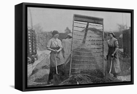 Riddling Cinders, War Office Photographs, 1916 (B/W Photo)-English Photographer-Framed Premier Image Canvas