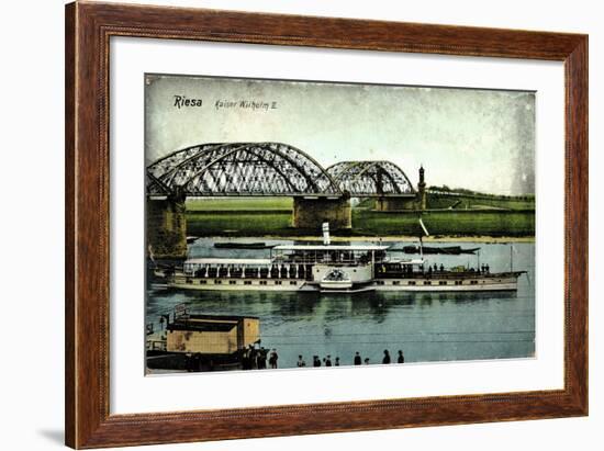 Riesa Elbe, Salondampfer Kaiser Wilhelm Ii, Brücke-null-Framed Giclee Print