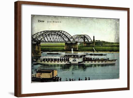 Riesa Elbe, Salondampfer Kaiser Wilhelm Ii, Brücke-null-Framed Giclee Print