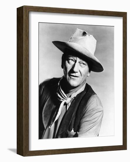 RIO BRAVO, 1959 directed by HOWARD HAWKS John Wayne (b/w photo)-null-Framed Photo