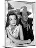 RIO BRAVO, 1959 directed by HOWARD HAWKS On the set, Angie Dickinson and John Wayne (b/w photo)-null-Mounted Photo