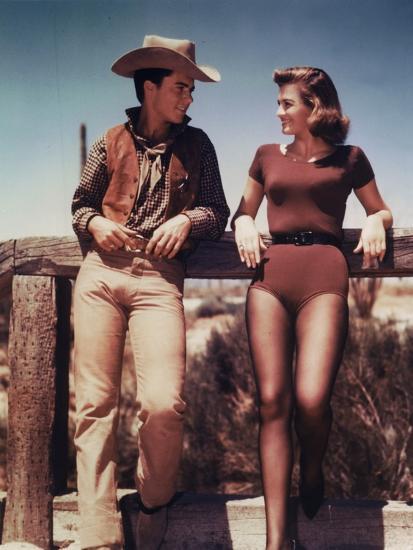 RIO BRAVO, 1959 directed by HOWARD HAWKS On the set, Ricky Nelson and Angie Dickinson (photo)' Photo | Art.com