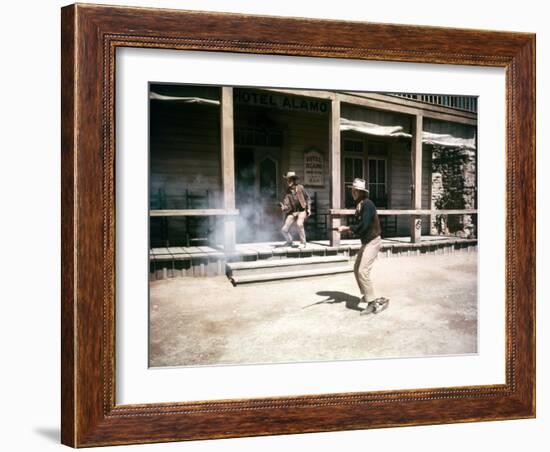 RIO BRAVO, 1959 directed by HOWARD HAWKS Ricky Nelson and John Wayne (photo)-null-Framed Photo