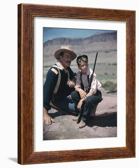 RIO GRANDE, 1950 directed by JOHN FORD John Wayne and his son Patrick (photo)-null-Framed Photo