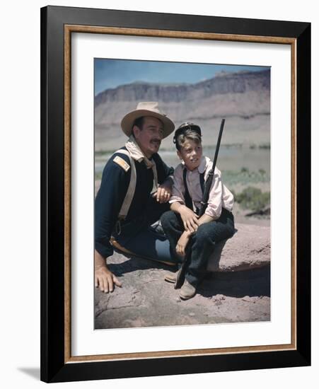 RIO GRANDE, 1950 directed by JOHN FORD John Wayne and his son Patrick (photo)-null-Framed Photo