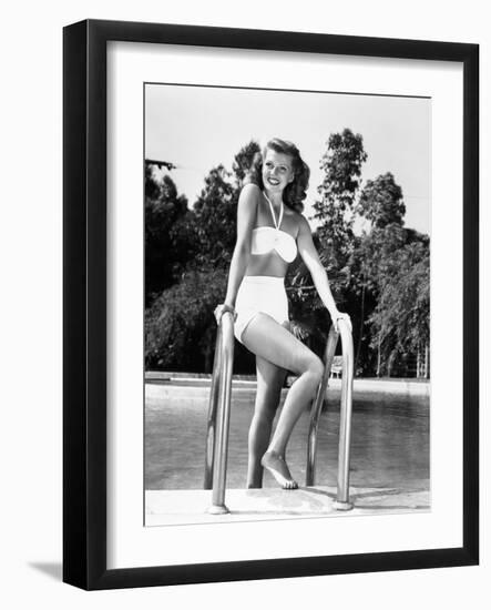 Rita Hayworth, 1945-null-Framed Photographic Print