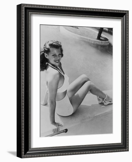 Rita Hayworth, 1945-null-Framed Photographic Print