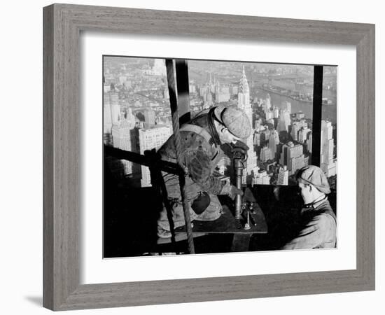 Riveters on the Empire State Building, 1930-31 (gelatin silver print)-Lewis Wickes Hine-Framed Photographic Print