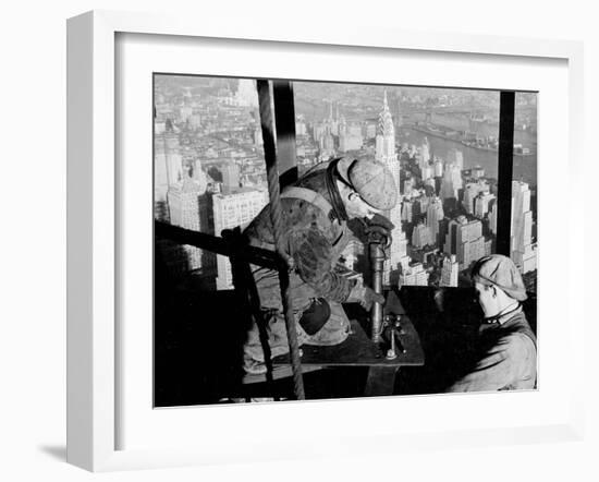 Riveters on the Empire State Building, 1930-31 (gelatin silver print)-Lewis Wickes Hine-Framed Photographic Print