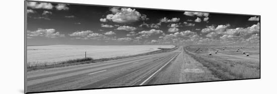 Road through the prairies of Eastern South Dakota, USA-null-Mounted Photographic Print
