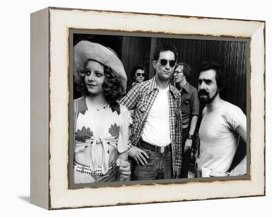 Robert by Niro, Jodie Foster and le realisateur Martin Scorsese sur le tournage du film Taxi Driver-null-Framed Stretched Canvas