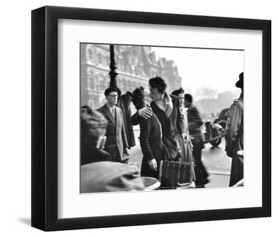 Robert Doisneau Prints: Photos, Posters & Wall Art | Art.com