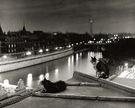 Le Baiser de l'Hotel de Ville, Paris, 1950-Robert Doisneau-Framed Art Print