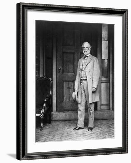 Robert E. Lee (1807-1870)-Mathew Brady-Framed Photographic Print