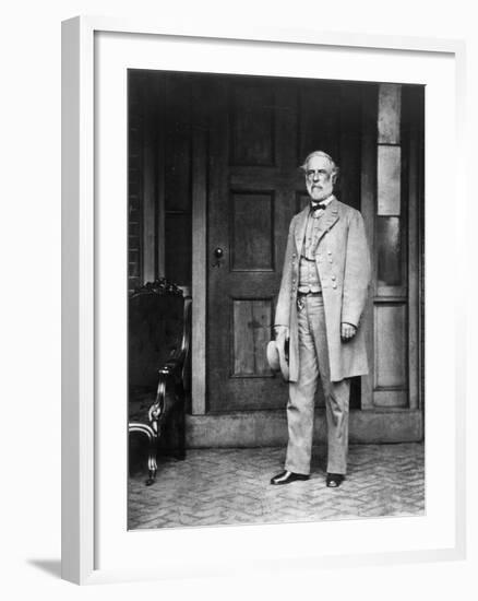 Robert E. Lee (1807-1870)-Mathew Brady-Framed Photographic Print