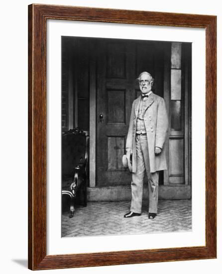 Robert E. Lee (1807-1870)-Mathew Brady-Framed Photographic Print