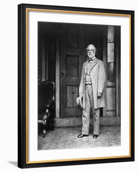 Robert E. Lee (1807-1870)-Mathew Brady-Framed Photographic Print