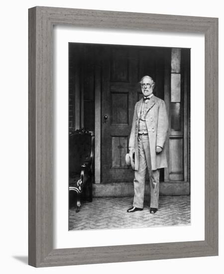 Robert E. Lee (1807-1870)-Mathew Brady-Framed Photographic Print