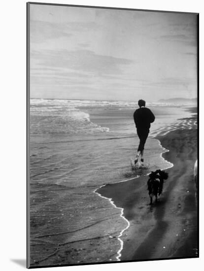 Robert F. Kennedy Running on the Beach with His Dog Freckles-Bill Eppridge-Mounted Photographic Print