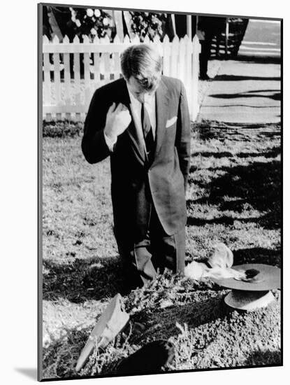 Robert Kennedy Prays at His Brother's Grave-null-Mounted Photo