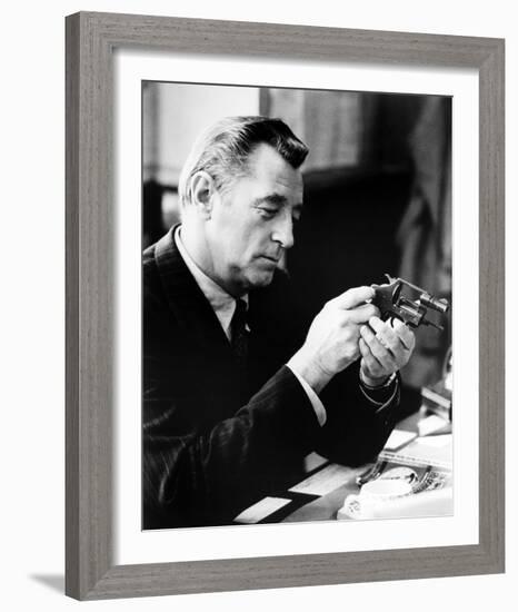 Robert Mitchum, Farewell, My Lovely (1975)-null-Framed Photo