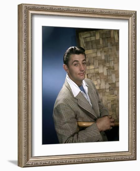 ROBERT MITCHUM in the 40's (photo)-null-Framed Photo