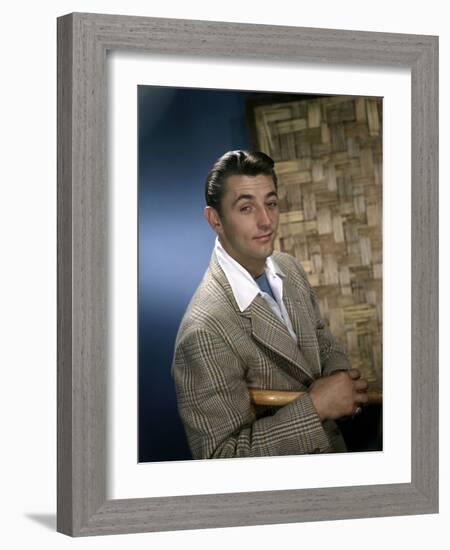 ROBERT MITCHUM in the 40's (photo)-null-Framed Photo