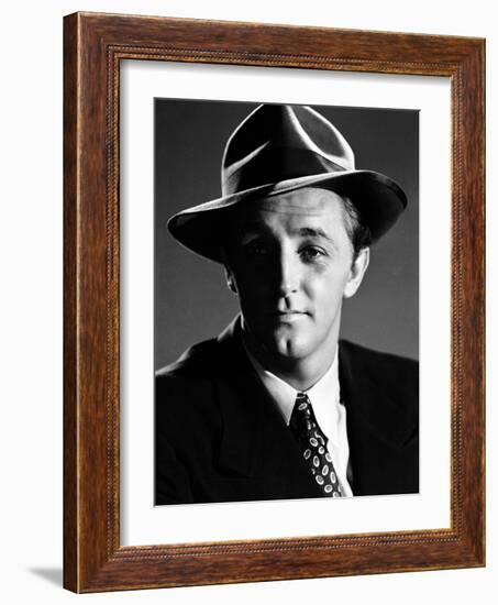 Robert Mitchum in the 50's dans les annees 50 (b/w photo)-null-Framed Photo