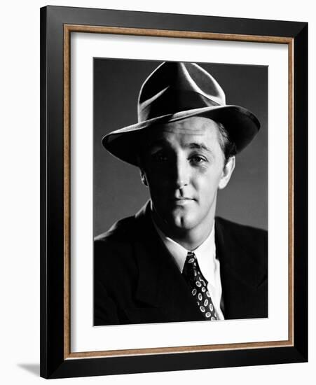 Robert Mitchum in the 50's dans les annees 50 (b/w photo)-null-Framed Photo