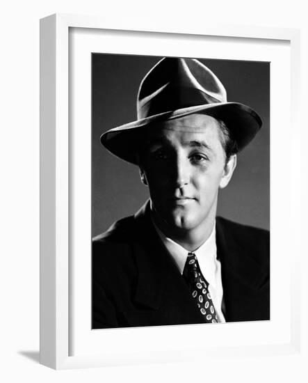 Robert Mitchum in the 50's dans les annees 50 (b/w photo)-null-Framed Photo