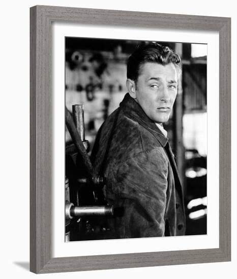 Robert Mitchum, Out of the Past (1947)-null-Framed Photo