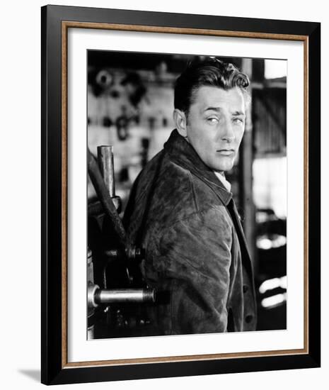 Robert Mitchum, Out of the Past (1947)-null-Framed Photo