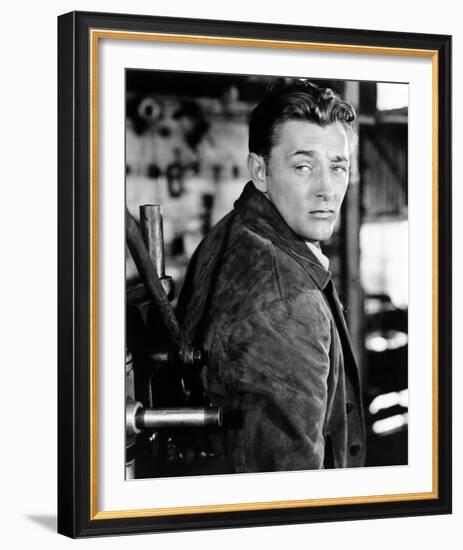 Robert Mitchum, Out of the Past (1947)-null-Framed Photo