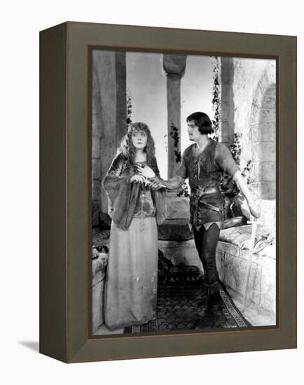 Robin des Bois ROBIN HOOD by Allan Dwan with Douglas Fairbanks Sr., Enid Bennett, 1922 (b/w photo)-null-Framed Stretched Canvas