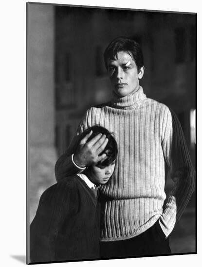 "Rocco and his Brothers" (Rocco and ses freres) by Luchino Visconti with Alain Delon, 1960 (b/w pho-null-Mounted Photo