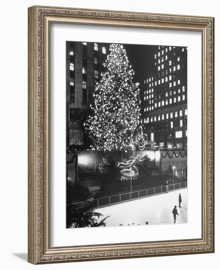 Rockefeller Center Christmas Tree at Night-Alfred Eisenstaedt-Framed Photographic Print