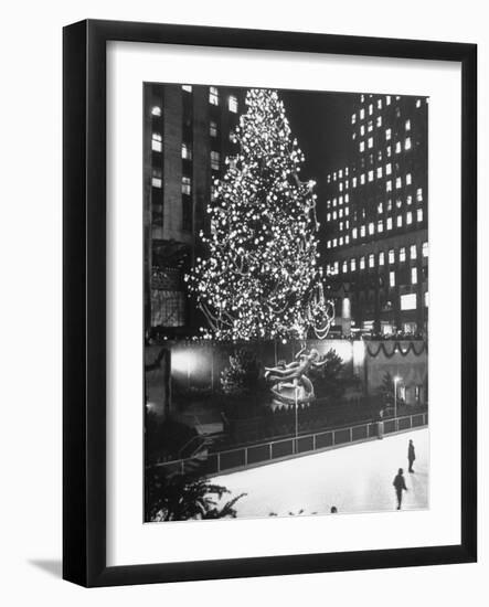 Rockefeller Center Christmas Tree at Night-Alfred Eisenstaedt-Framed Photographic Print