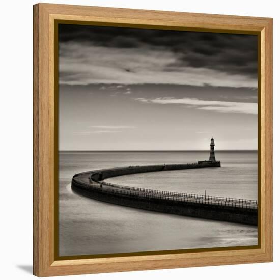 Roker Lighthouse-Craig Roberts-Framed Premier Image Canvas