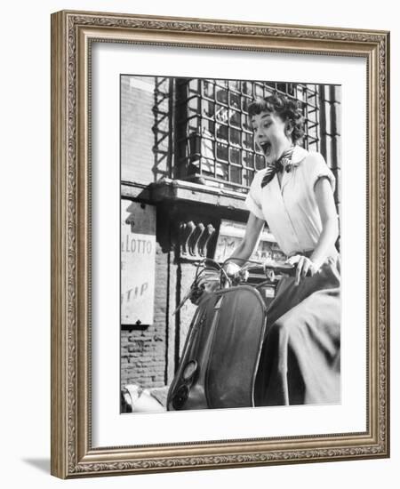 Roman Holiday, Audrey Hepburn, 1953-null-Framed Photo