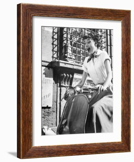 Roman Holiday, Audrey Hepburn, 1953-null-Framed Photo