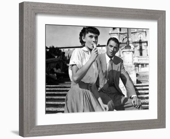 Roman Holiday, Audrey Hepburn, Gregory Peck, 1953-null-Framed Photo