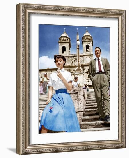 ROMAN HOLIDAY, from left: Audrey Hepburn, Gregory Peck, 1953-null-Framed Photo