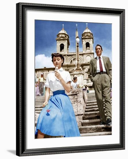 ROMAN HOLIDAY, from left: Audrey Hepburn, Gregory Peck, 1953-null-Framed Photo