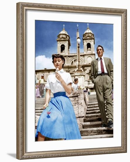 ROMAN HOLIDAY, from left: Audrey Hepburn, Gregory Peck, 1953-null-Framed Photo