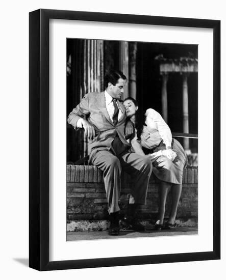 Roman Holiday, Gregory Peck, Audrey Hepburn, 1953-null-Framed Photo