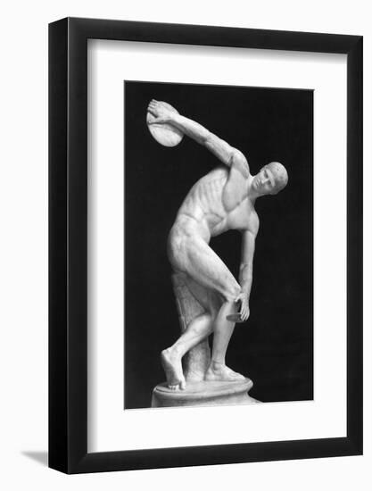 Roman Sculpture of the Discus Thrower-null-Framed Photographic Print